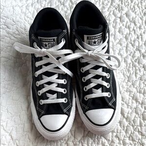 🌻 Converse Unisex Chuck Taylor All Star Malden Street Sneaker